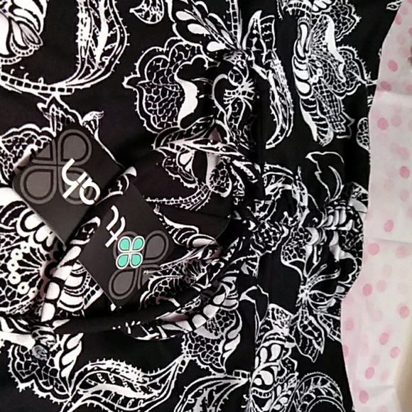 Tulah Activewear Skirt - Picture 2 of 8